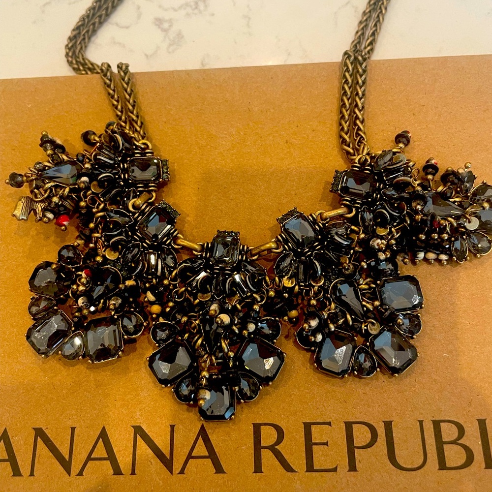 Beautiful stone BR necklace